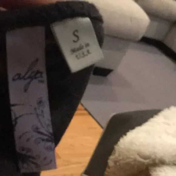 Francesca’s Alya boho long sleeve dress with tassel and crochet lace trim - Picture 5 of 9